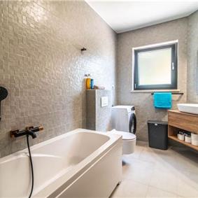 7 bedroom villa with pool in Svetvinčenat, sleeps 14